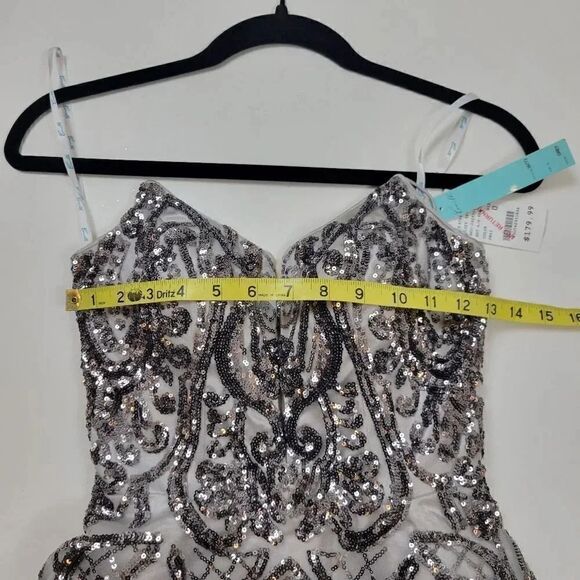 Camille La Vie Prom Dress Grey Metallic Sequin Lace‎ Up Back NWT Size 0 - Picture 11 of 14